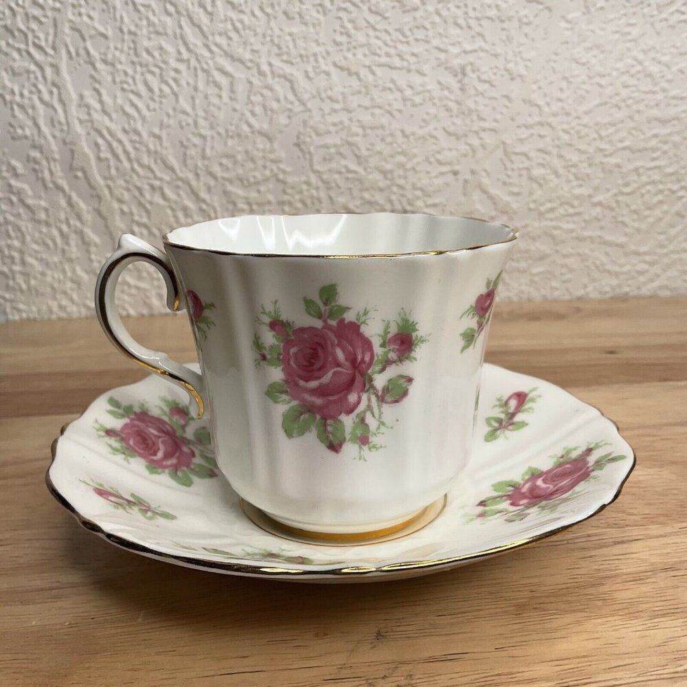 Vintage Old Royal England Bone China Pink‎ Roses Teacup & Saucer UK Bone China